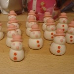 Le cupcake hiver, une armée de bonhomme de neige :)