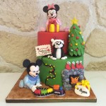 Minnie, Mickey et Figaro fêtent l'anniversaire d'Alyssa sur un air de Noël